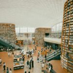 変わる大学図書館。本を静かに読む場所から独学と交流の場へ