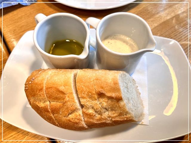 ヘルシンキ「カフェ・アアルト（Cafe AALTO）で注文したパン