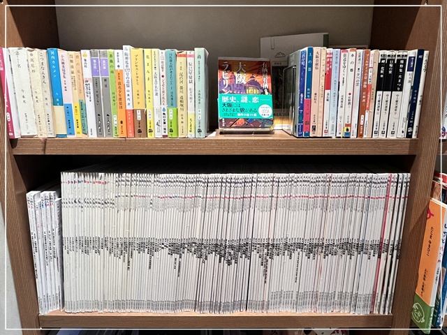 「422 BOOKCAFE & BAR」の店内の様子②