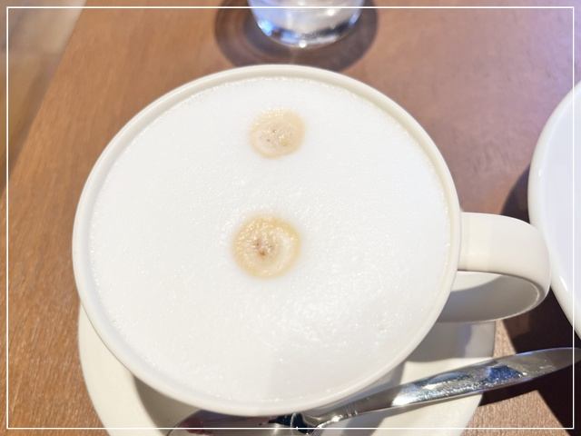 「422 BOOKCAFE & BAR」のカフェオレ
